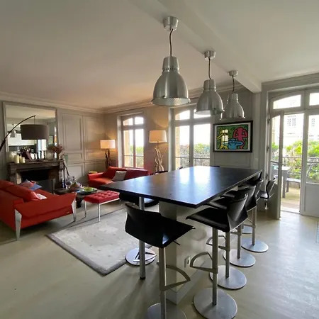 Сasa de vacaciones House With Sea View In The Hypercentre *