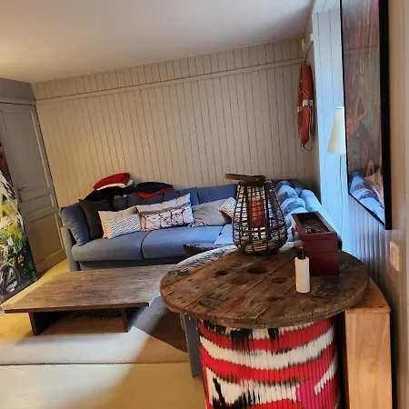 Дом отдыха House With Sea View In The Hypercentre Трувиль-сюр-Мер
