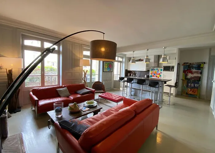 House With Sea View In The Hypercentre *